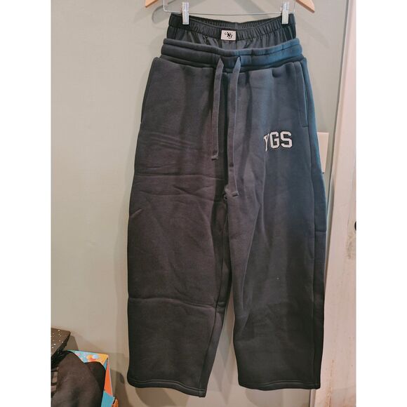 YGS Other - Navy YGS Y9 sweats New in packaging small